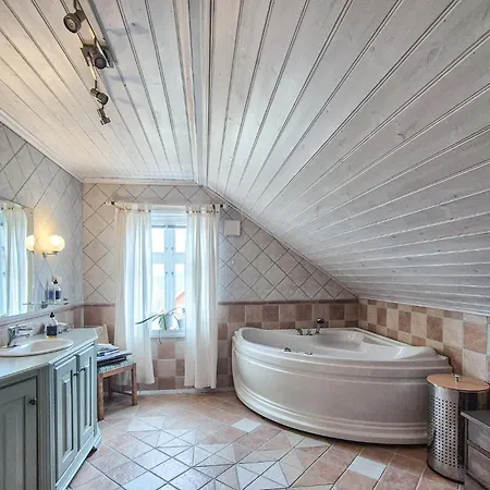 Stunning In With House Sea View Feriehus