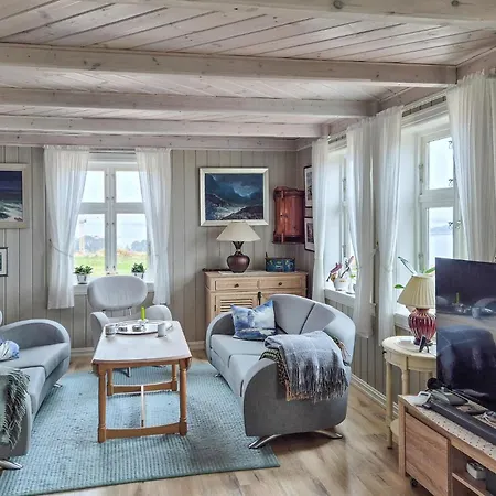 Feriehus Stunning In With House Sea View